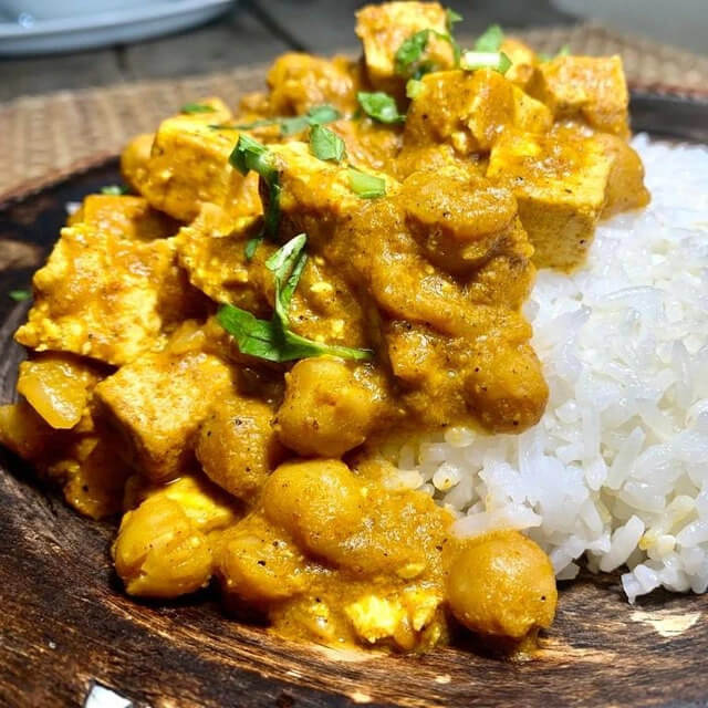 Slow cooked Butter chickpea curry